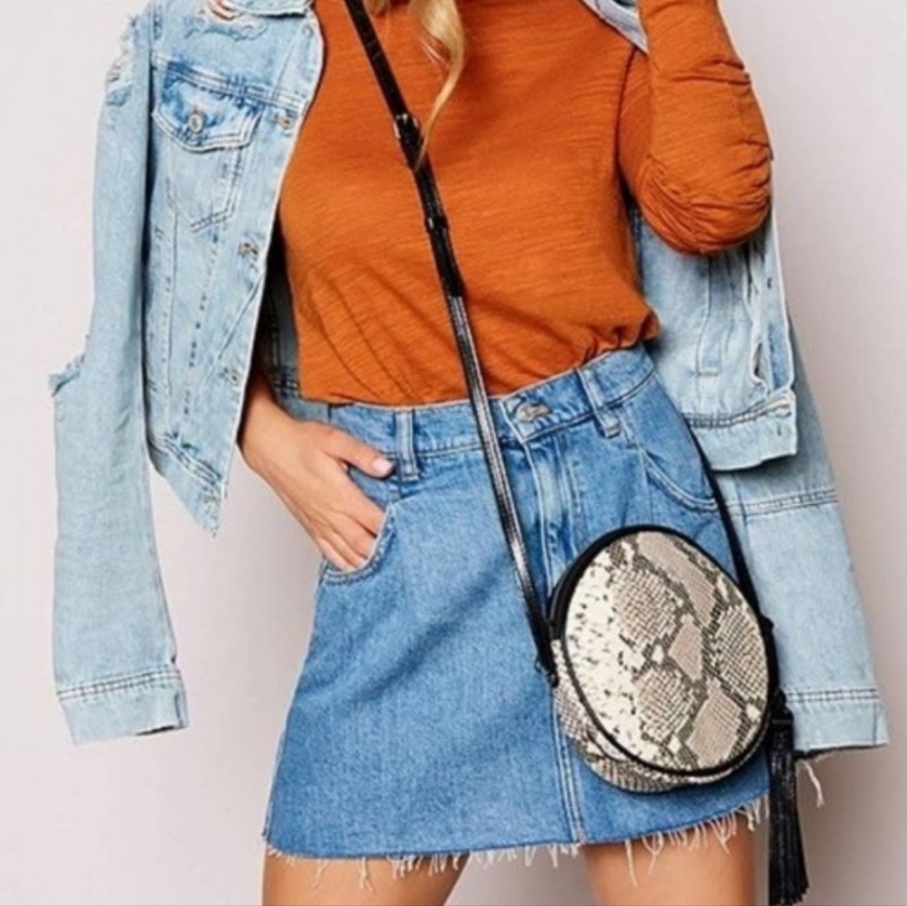 **HP**Nwt Free People Cosmico Flirt Denim Raw Edge Mini Skirt